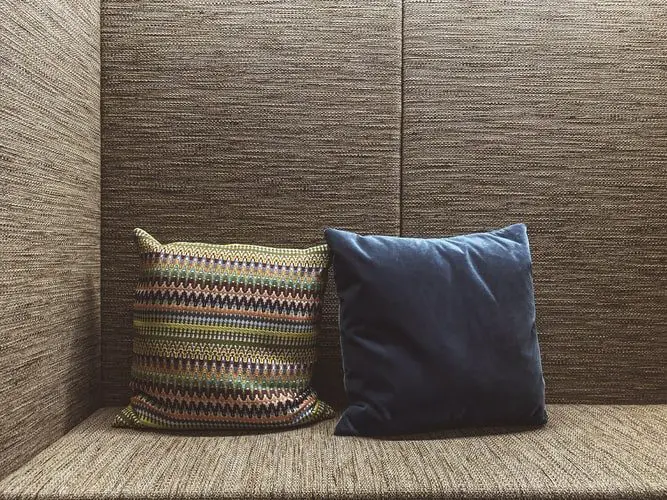 Jak wykonać na drutach poszewkę na poduszkę w 4 niesamowicie prostych krokach