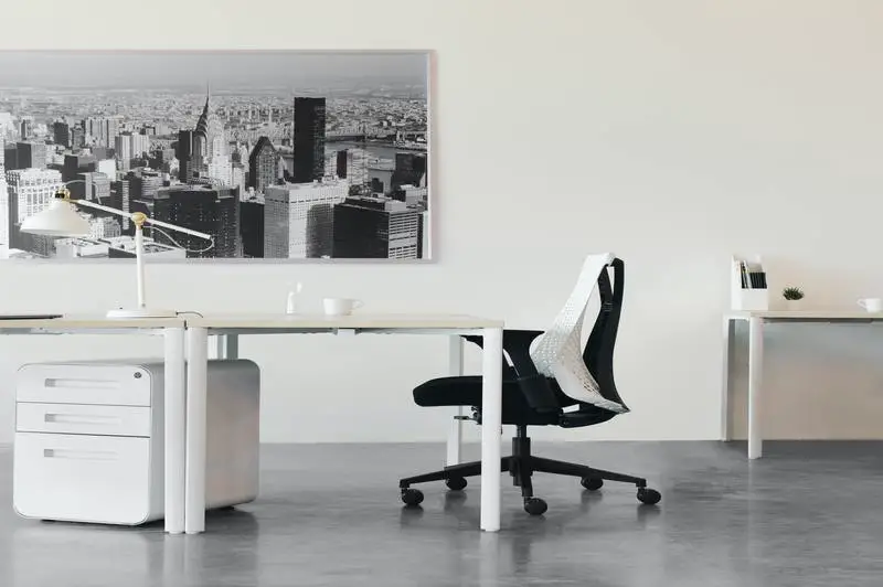 2 szybkie i łatwe sposoby regulacji nachylenia krzesła biurowego