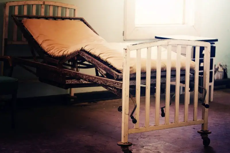 Co zrobić ze starymi sprężynami łóżkowymi? 10 wspaniałych pomysłów!