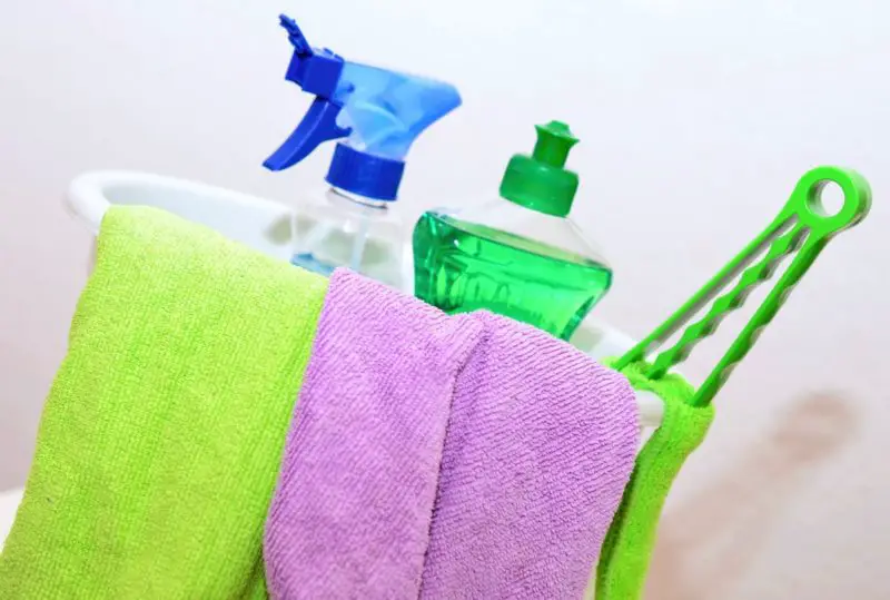 Czego używać do czyszczenia łóżka opalającego? 3 proste wskazówki dla początkujących!