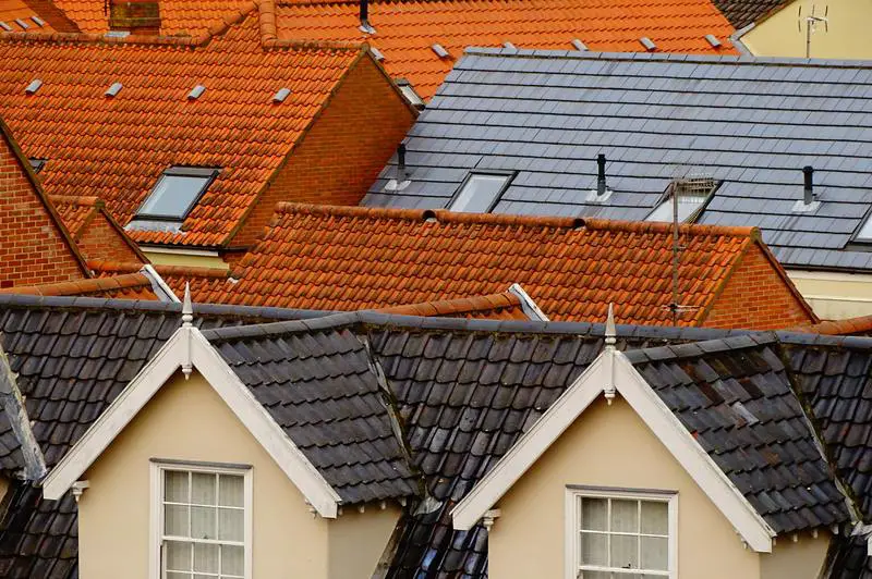 HomeCare 101: Ile można wymienić pokryć dachowych uszkodzonych przez wodę?