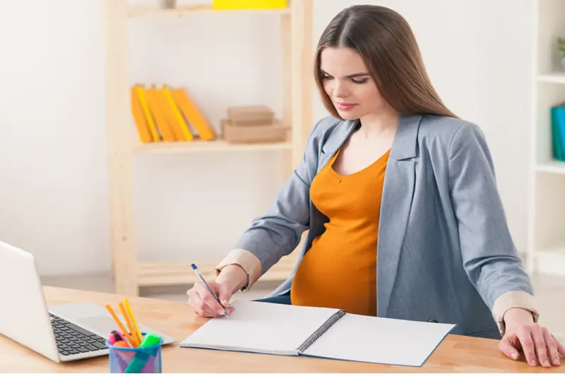 Jak odpowiedzieć na e-mail dotyczący urlopu macierzyńskiego?