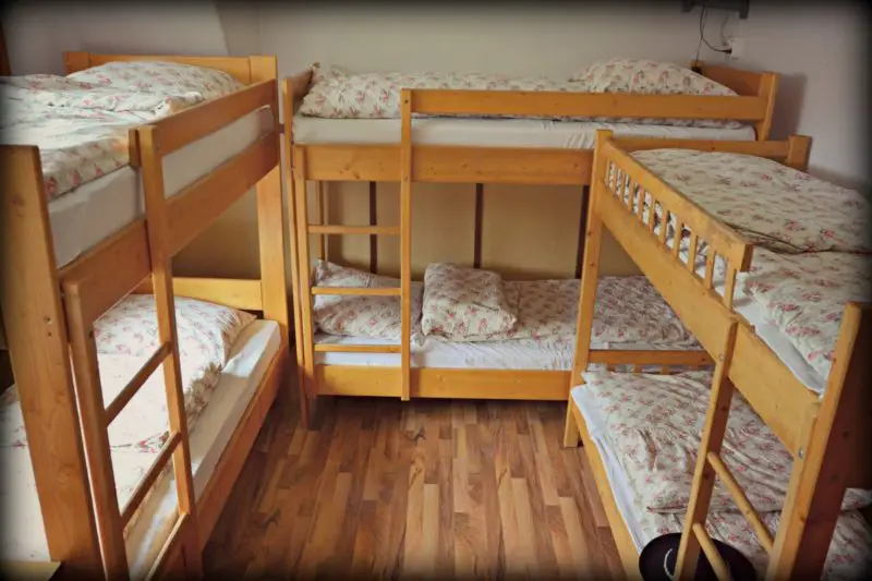 Jak połączyć łóżko piętrowe Futon? 3 proste kroki!