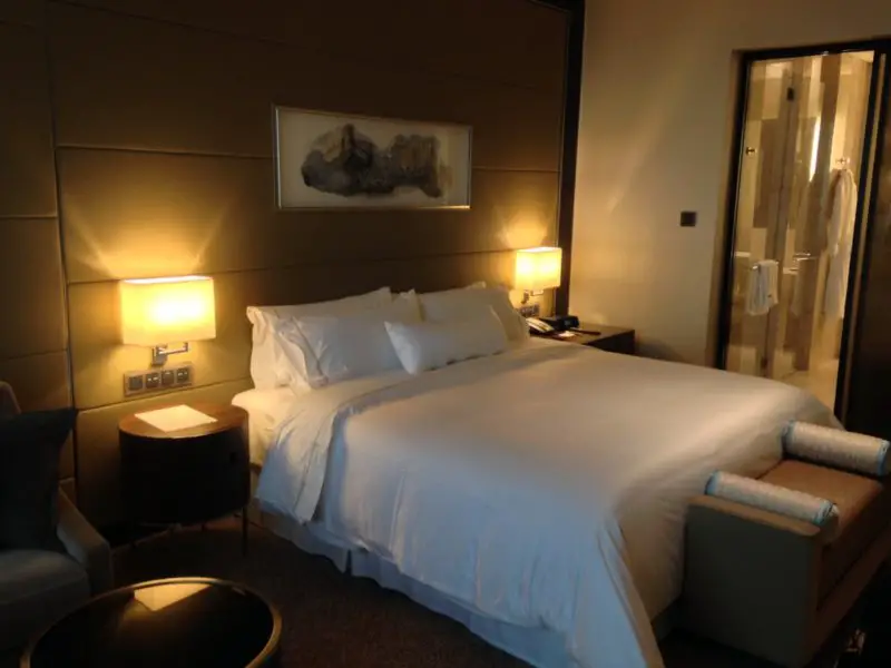 Jak ubrać łóżko jak hotel? 7 prostych wskazówek do naśladowania!