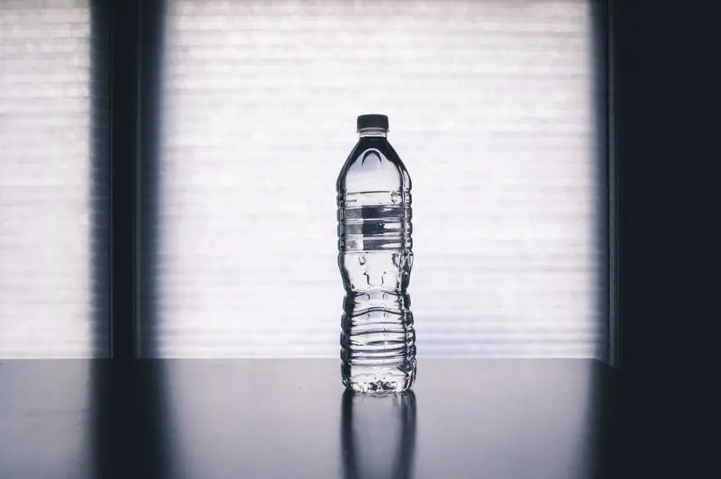 Jak usunąć pleśń z butelki z wodą: 4 najlepsze środki czyszczące?