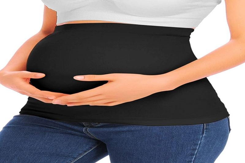 Nici ciążowe: jak zamienić zwykłe dżinsy w ciążowe
