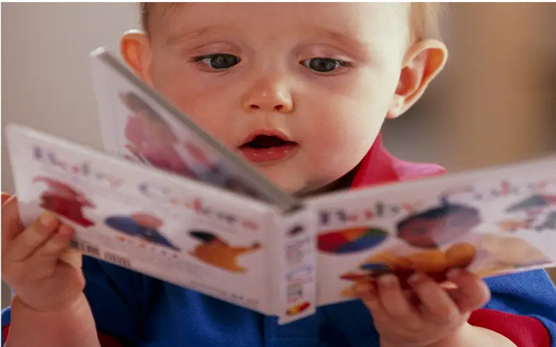 Co napisać w książeczce dla niemowląt jako kartce? Porady