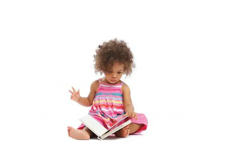Czego można się spodziewać w pierwszym roku książki dla dzieci? Przewodnik