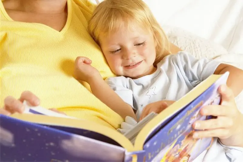 Ile lat dziecko korzysta z miękkiej książki