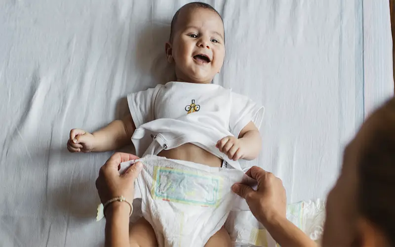 Ile pieluch dla noworodków potrzebuję dla bliźniaków? Pomysły