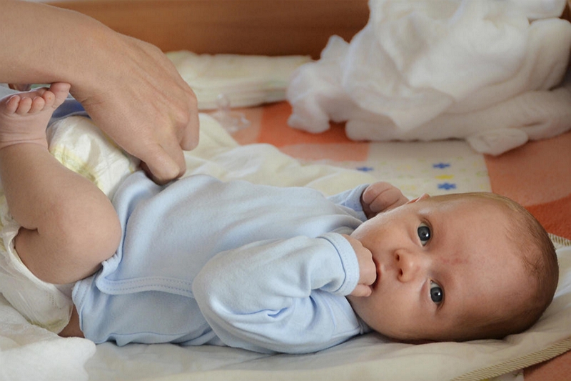 Ile pieluszek zużywa dziecko dziennie? Pomysły