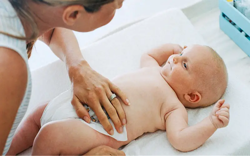 Jak czyścić pieluchy wielokrotnego użytku dla niemowląt? Pomysły