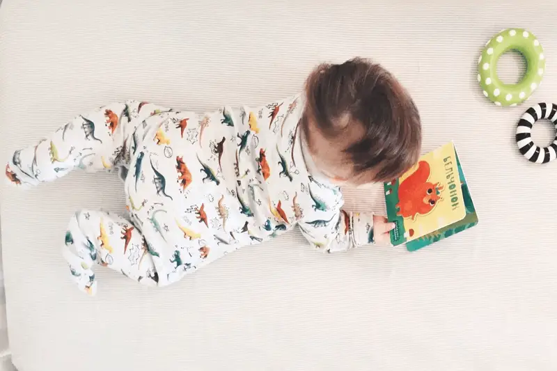 Jak czytanie książki dziecku może przyczynić się do rozwoju dziecka? Porady