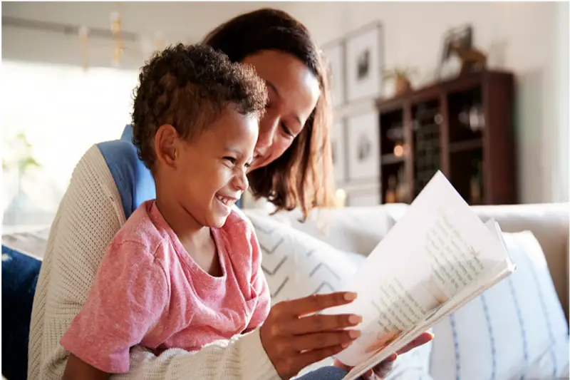Jak nauczyć dziecko czytać książkę?