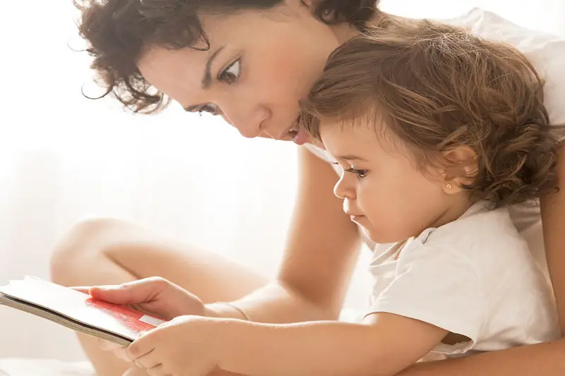 Jak nauczyć dziecko czytać książkę?