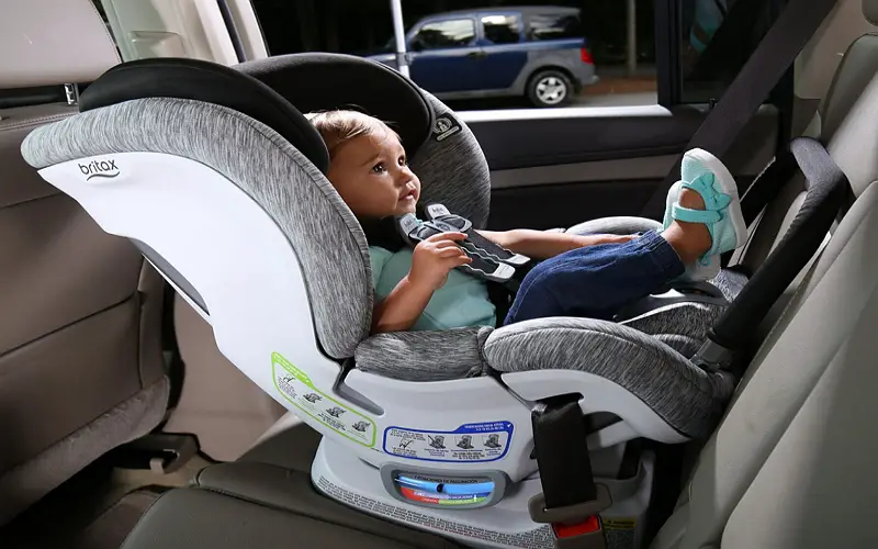 Jak połączyć paski do fotelików samochodowych Baby Trend?