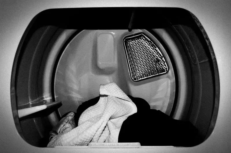 Jak usunąć pleśń z pralki: 2 najlepsze sposoby na domowe majsterkowanie