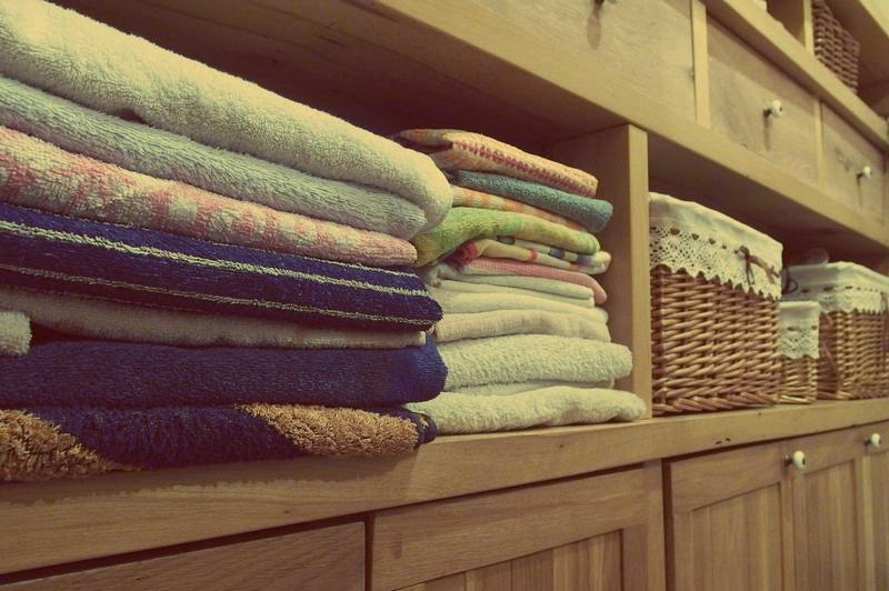 Jak usunąć zapach pleśni z ręczników: 3 niesamowite kroki