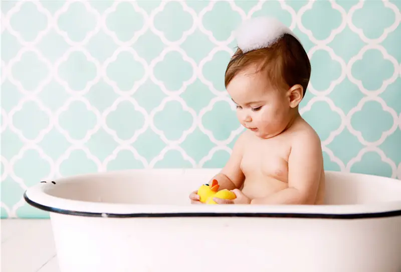 Jak wykąpać dziecko pod prysznicem?