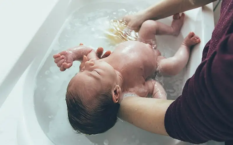 Jak zorganizować czas kąpieli dziecka?