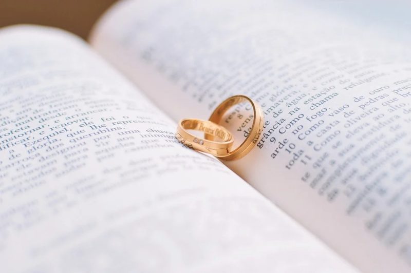 Jak zrobić obrączkę ślubną: 3 najlepsze niedrogie sposoby
