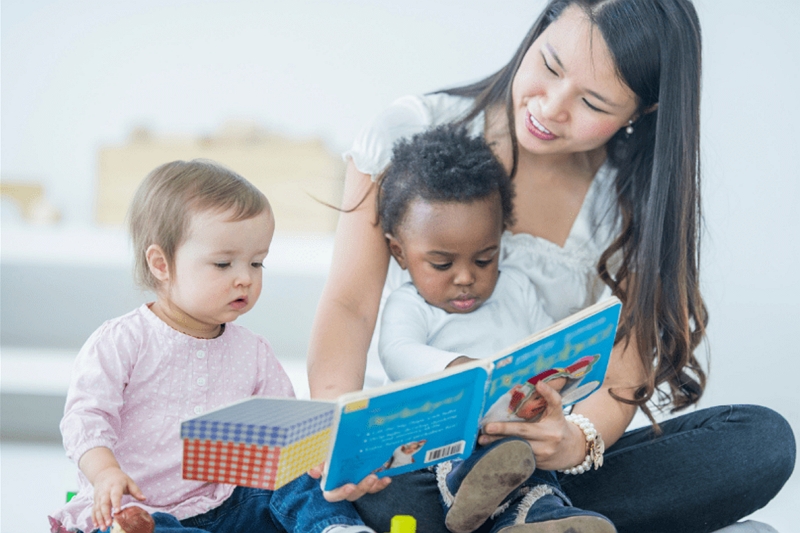 Jaka jest dobra książka dla dzieci do kupienia na Baby Shower zamiast karty? Porady
