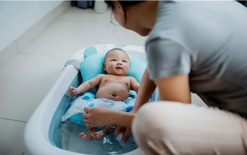 Jaka powinna być temperatura wody do kąpieli dla niemowląt? Pomysły