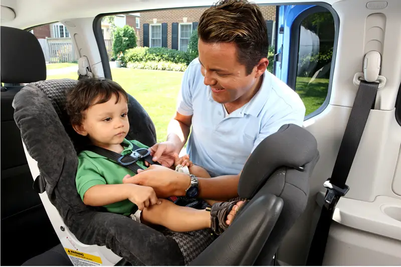Proste sposoby na umieszczenie fotelika samochodowego w dziecięcym wózku Trend