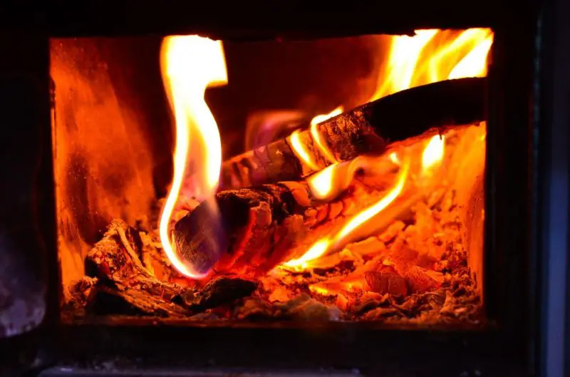 Jak wyprowadzić ciepło z pieca na drewno? 5 ciekawych sposobów!