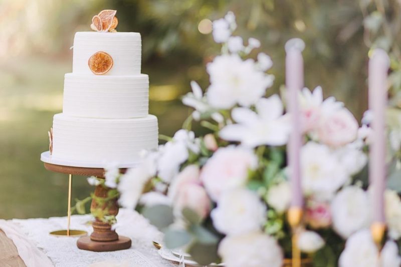 Jak zrobić własny stojak na ciasto na wesele?